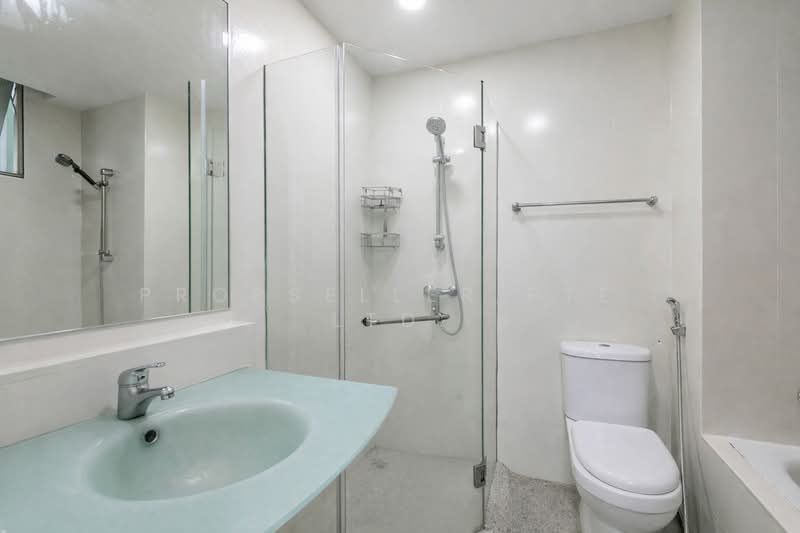 Parc Haven Condominium For Sale at S$ 950,000 | PropertyGuru Singapore - Bathroom