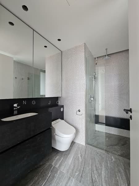 10 Evelyn Condominium For Sale at S$ 1,290,000 | PropertyGuru Singapore - Bathroom