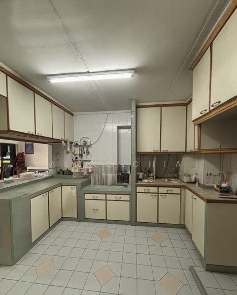 Jelepang Road HDB Flat For Sale at S$ 790,000 | PropertyGuru Singapore - Kitchen