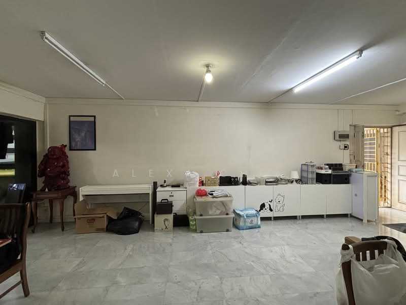 Jelepang Road HDB Flat For Sale at S$ 790,000 | PropertyGuru Singapore - Living Room