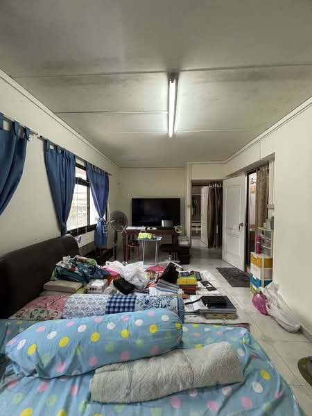 Jelepang Road HDB Flat For Sale at S$ 790,000 | PropertyGuru Singapore - Living Room