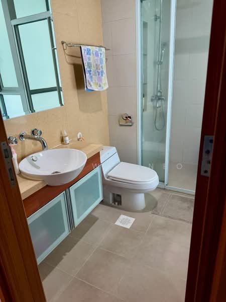 Kovan Melody Condominium For Sale at S$ 2,450,000 | PropertyGuru Singapore - Master Bathroom