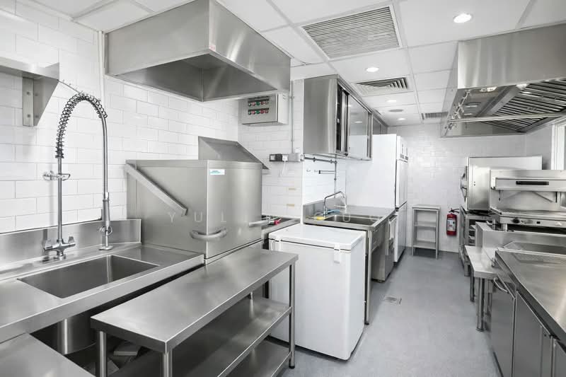 Jalan Besar Ready FnB Restaurant, , 955 sqft, Food & Beverage For Rent, by Yulin Guo, 500080078 - Kitchen - CommercialGuru.com.sg