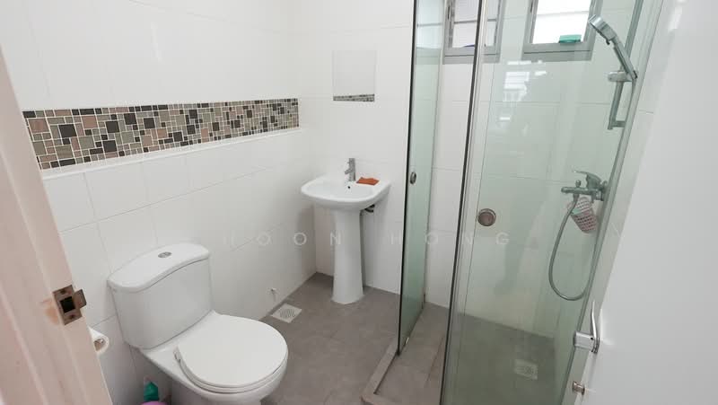 327B Anchorvale Road HDB Flat For Sale at S$ 739,000 | PropertyGuru Singapore - Bathroom