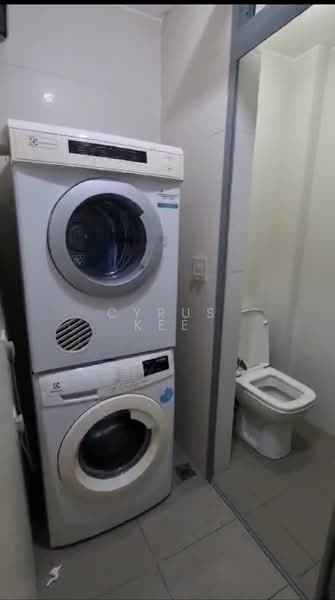 Skies Miltonia Condominium For Sale at S$ 1,388,000 | PropertyGuru Singapore - Bathroom