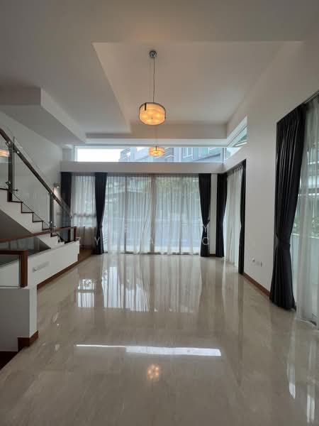 Cabana, 281 Sunrise Terrace, 5 Bedrooms, 2,917 sqft, Cluster House For Sale, by Melody Azyliae Chiam, 500080146 - Living Room - PropertyGuru.com.sg