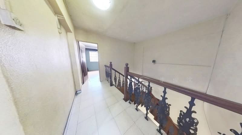 549 Jurong West Street 42 HDB Flat For Sale at S$ 720,000 | PropertyGuru Singapore - Corridor