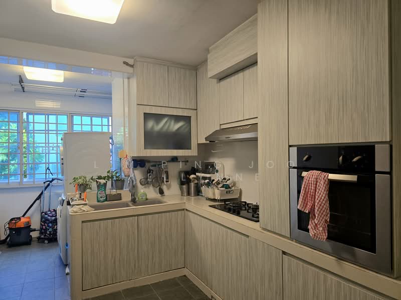 420 Serangoon Central HDB Flat For Sale at S$ 1,200,000 | PropertyGuru Singapore - Kitchen