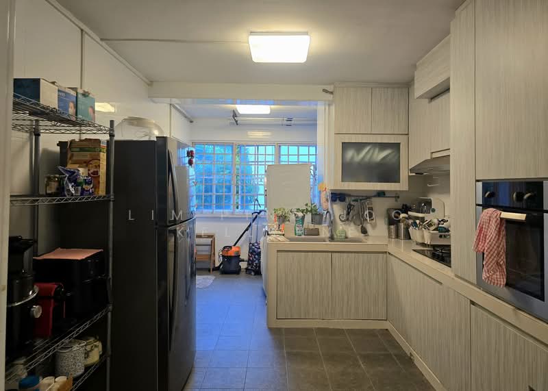 420 Serangoon Central HDB Flat For Sale at S$ 1,200,000 | PropertyGuru Singapore - Kitchen