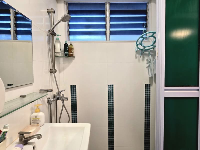 420 Serangoon Central HDB Flat For Sale at S$ 1,200,000 | PropertyGuru Singapore - Common Bathroom