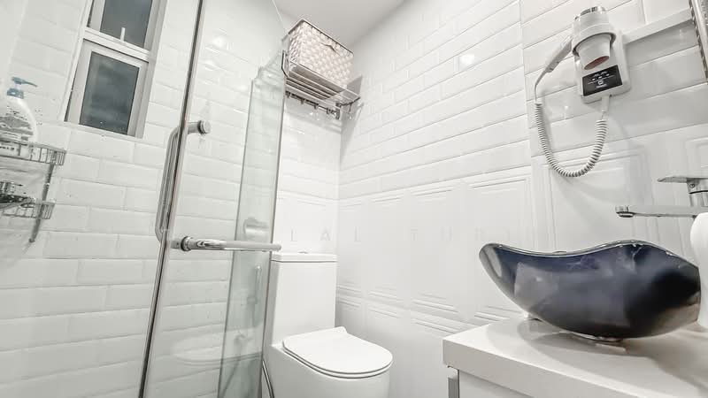 Eng Kong Green Condominium For Sale at S$ 1,480,000 | PropertyGuru Singapore - Bathroom