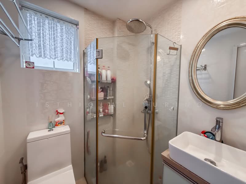 Eng Kong Green Condominium For Sale at S$ 1,480,000 | PropertyGuru Singapore - Bathroom