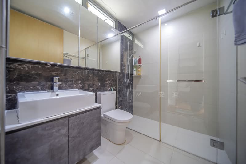 Skies Miltonia Condominium For Sale at S$ 1,350,000 | PropertyGuru Singapore - Bathroom