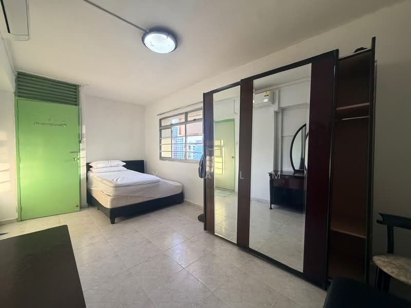 367 Woodlands Avenue 5 HDB Flat For Sale at S$ 850,000 | PropertyGuru Singapore - Bedroom