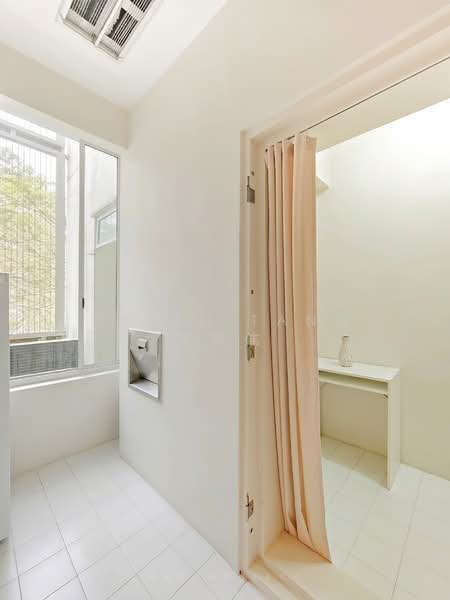 Holland Mews Apartment For Sale at S$ 3,000,000 | PropertyGuru Singapore - Yard + Home Shelter