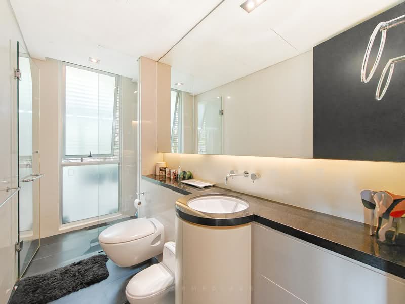 Holland Mews Apartment For Sale at S$ 3,000,000 | PropertyGuru Singapore - Common Bathroom 1
