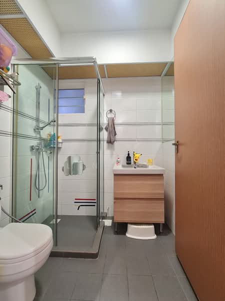 8A Upper Boon Keng Road HDB Flat For Sale at S$ 1,150,000 | PropertyGuru Singapore - Bathroom