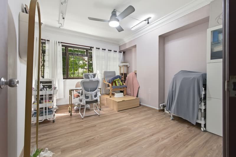 711 Woodlands Drive 70 HDB Flat For Sale at S$ 699,000 | PropertyGuru Singapore - Study