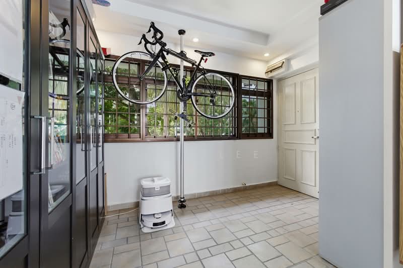 711 Woodlands Drive 70 HDB Flat For Sale at S$ 699,000 | PropertyGuru Singapore - Foyer
