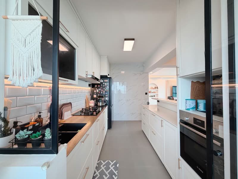 422B Northshore Dr HDB Flat For Sale at S$ 1,080,000 | PropertyGuru Singapore - Kitchen