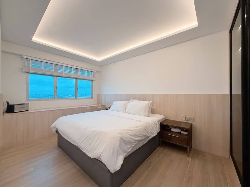 422B Northshore Dr HDB Flat For Sale at S$ 1,080,000 | PropertyGuru Singapore - Master Bedroom