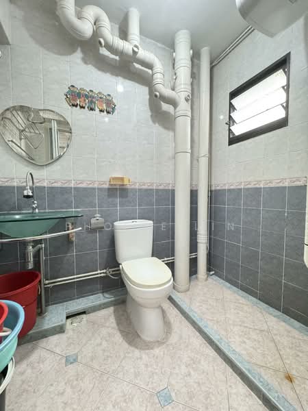 350 Ang Mo Kio Street 32, 350 Ang Mo Kio Street 32, 3 Bedrooms, 1,022 sqft, HDB Flat For Rent, by Phoebe Lin, 500080202 - Bathroom - PropertyGuru.com.sg