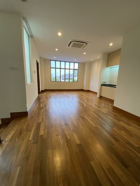 Villas Holland, Bukit Sedap Road, 6 Bedrooms, 12,486 sqft, Good Class Bungalow For Rent, by Jay Sethi, 500080205 - Living Room - PropertyGuru.com.sg