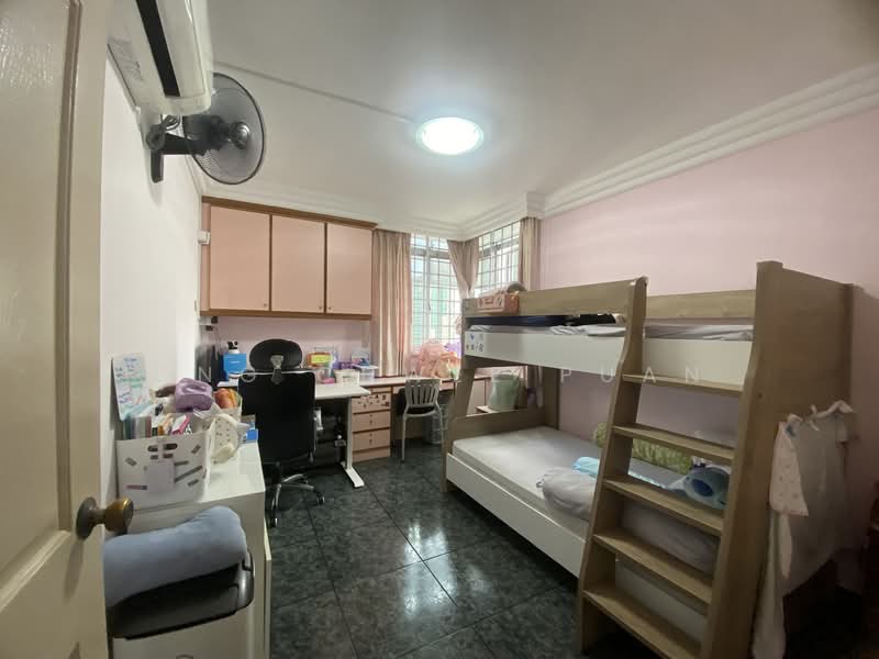 81 Lorong 4 Toa Payoh HDB Flat For Sale at S$ 1,280,000 | PropertyGuru Singapore - Bedroom