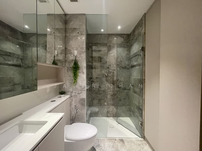 OUE Twin Peaks, 33 Leonie Hill Road, 1 Bedroom, 549 sqft, Condominium For Rent, by Jason Chan, 500080213 - Bathroom - PropertyGuru.com.sg