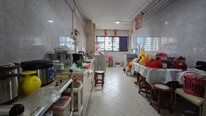 559 Ang Mo Kio Avenue 10 HDB Flat For Sale at S$ 430,000 | PropertyGuru Singapore - Kitchen