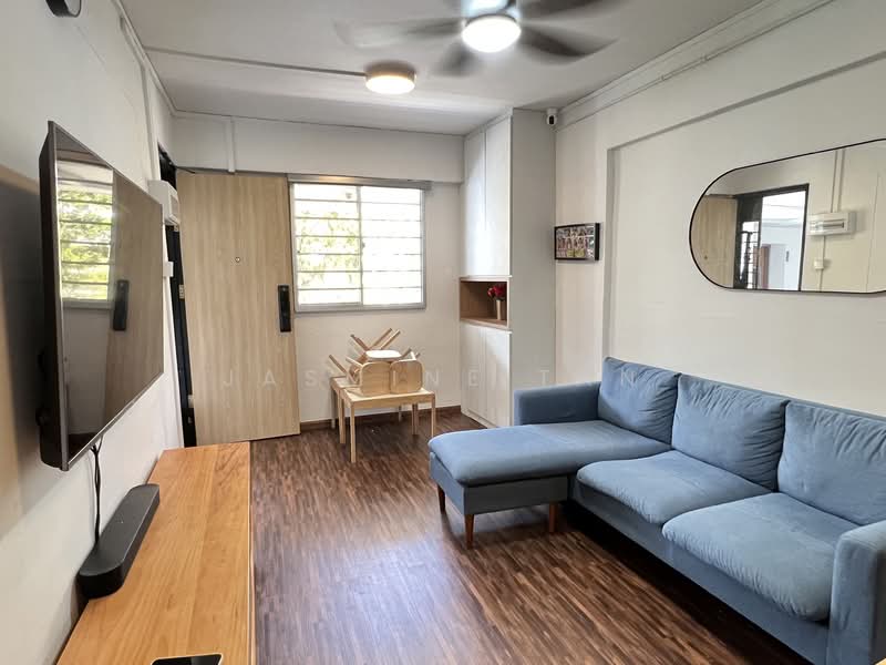 609 Bedok Reservoir Road HDB Flat For Sale at S$ 465,000 | PropertyGuru Singapore - Living Room