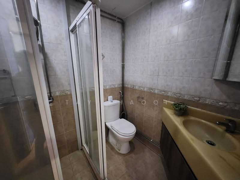 Ridgewood Condominium, 51 Mount Sinai Drive, Room Rental, 100 sqft, Condominium For Rent, by Tay Shaoqi, 500080221 - Bathroom - PropertyGuru.com.sg