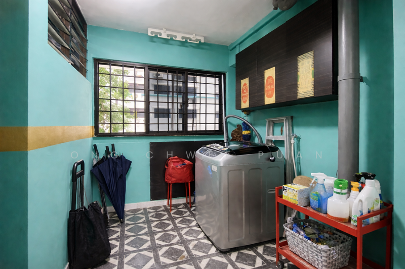 574 Hougang Street 51 HDB Flat For Sale at S$ 655,000 | PropertyGuru Singapore - Service Yard