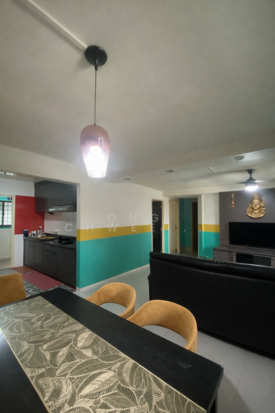 574 Hougang Street 51 HDB Flat For Sale at S$ 655,000 | PropertyGuru Singapore - Perspective Partial View Living/Kitchen