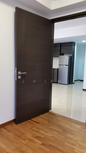 Sims Urban Oasis, 10 Sims Drive, 2 Bedrooms, 667 sqft, Condominium For Rent, by J H Low, 500080236 - Kitchen - PropertyGuru.com.sg