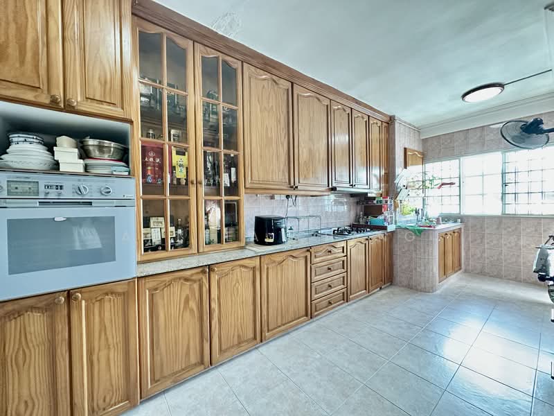 263 Tampines Street 21 HDB Flat For Sale at S$ 650,000 | PropertyGuru Singapore - Kitchen