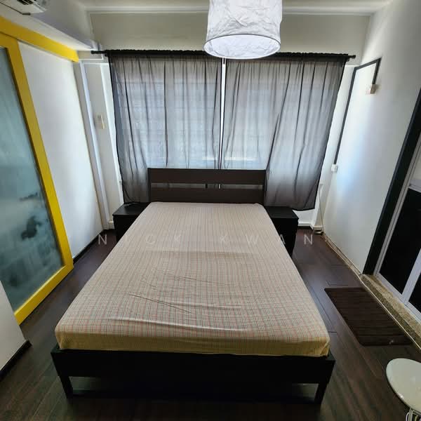 514 Pasir Ris Street 52 HDB Flat For Sale at S$ 699,000 | PropertyGuru Singapore - Master Bedroom