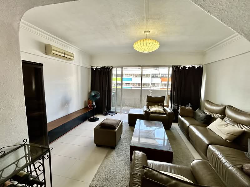 643 Yishun Street 61, 643 Yishun Street 61, 4 Bedrooms, 1,568 sqft, HDB Flat For Rent, by Marc Goh 吴膺武, 500080245 - Living Room - PropertyGuru.com.sg