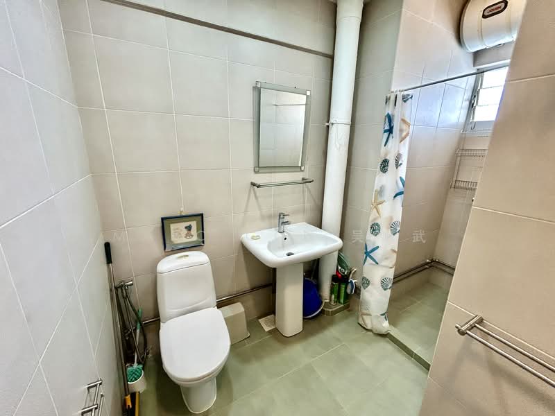 643 Yishun Street 61, 643 Yishun Street 61, 4 Bedrooms, 1,568 sqft, HDB Flat For Rent, by Marc Goh 吴膺武, 500080245 - Bathroom - PropertyGuru.com.sg