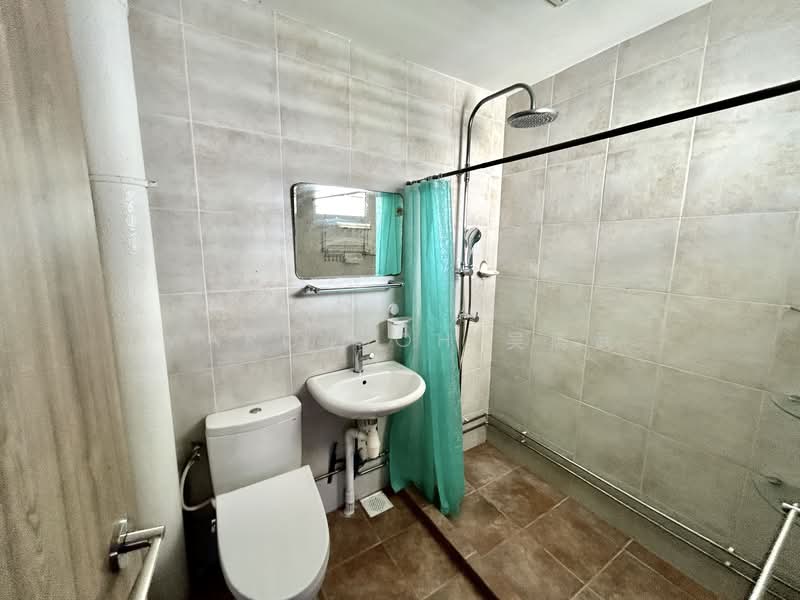 643 Yishun Street 61, 643 Yishun Street 61, 4 Bedrooms, 1,568 sqft, HDB Flat For Rent, by Marc Goh 吴膺武, 500080245 - Bathroom - PropertyGuru.com.sg