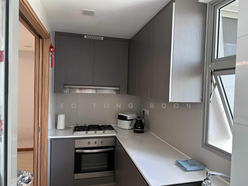 FLO Residence Condominium For Sale at S$ 1,830,000 | PropertyGuru Singapore - Kitchen