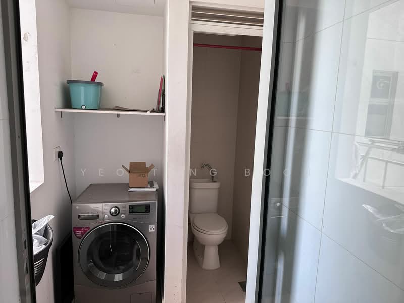 FLO Residence Condominium For Sale at S$ 1,830,000 | PropertyGuru Singapore - Bathroom