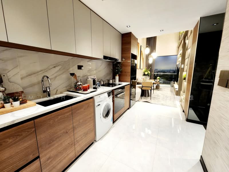 Blossoms By The Park Condominium For Sale at S$ 4,169,000 | PropertyGuru Singapore - Kitchen