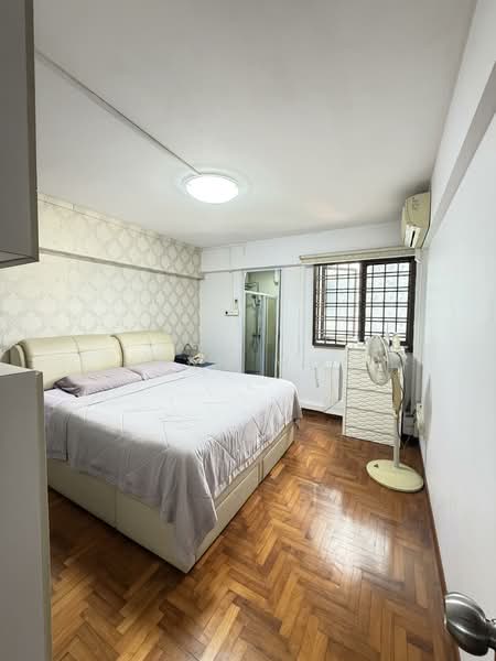 276 Yishun Street 22 HDB Flat For Sale at S$ 600,000 | PropertyGuru Singapore - Bedroom