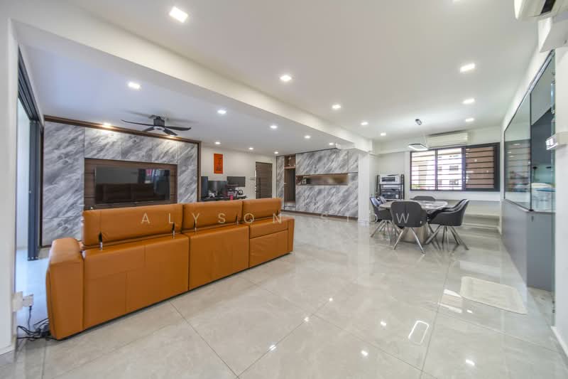 328 Tampines Street 32 HDB Flat For Sale at S$ 1,080,000 | PropertyGuru Singapore - Living Room