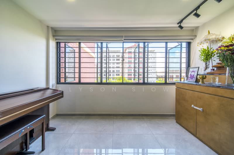 328 Tampines Street 32 HDB Flat For Sale at S$ 1,080,000 | PropertyGuru Singapore - Interior