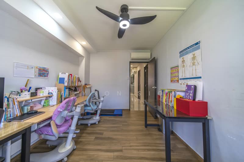 328 Tampines Street 32 HDB Flat For Sale at S$ 1,080,000 | PropertyGuru Singapore - Study