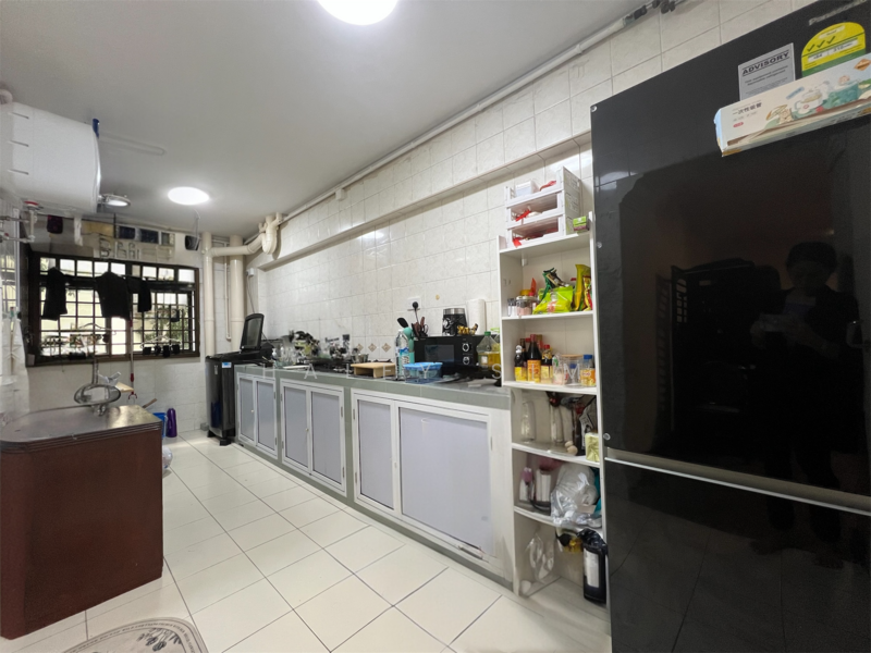 202 Compassvale Drive, 202 Compassvale Drive, Room Rental, 150 sqft, HDB Flat For Rent, by Haley Sim, 500080270 - Kitchen - PropertyGuru.com.sg