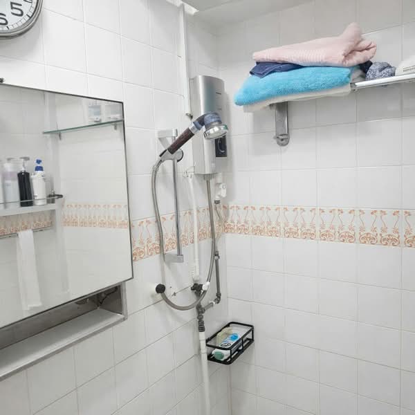 627 Woodlands Avenue 6, 627 Woodlands Avenue 6, Room Rental, 130 sqft, HDB Flat For Rent, by Able S.K Toh, 500080275 - Bathroom - PropertyGuru.com.sg