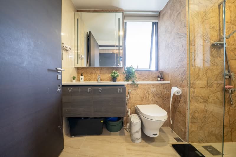 Sims Urban Oasis Condominium For Sale at S$ 1,400,000 | PropertyGuru Singapore - Bathroom